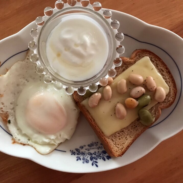 サラダビーンズチーズトーストと目玉焼きの朝ごはん レシピ 作り方 By ボンド子 楽天レシピ サラダビーンズチーズトーストと目玉焼きの朝ごはん レシピ 作り方 By ボンド子 楽天レシピ